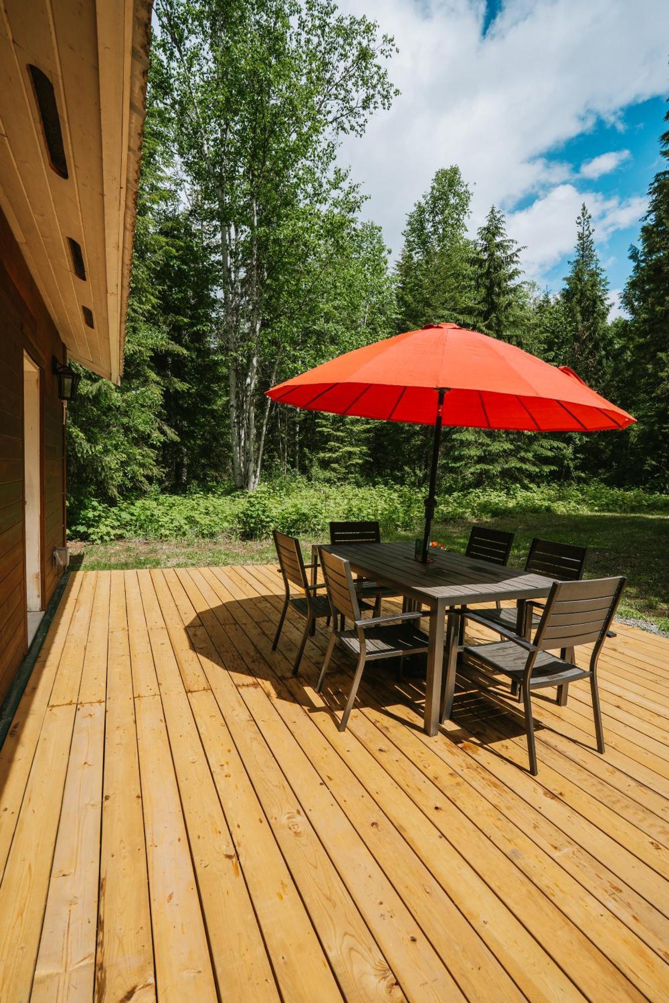 Lodge Across The Creek Cabins *