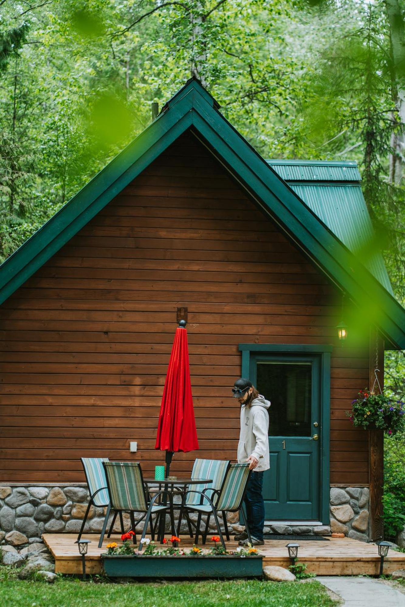 Lodge Across The Creek Cabins Clearwater
